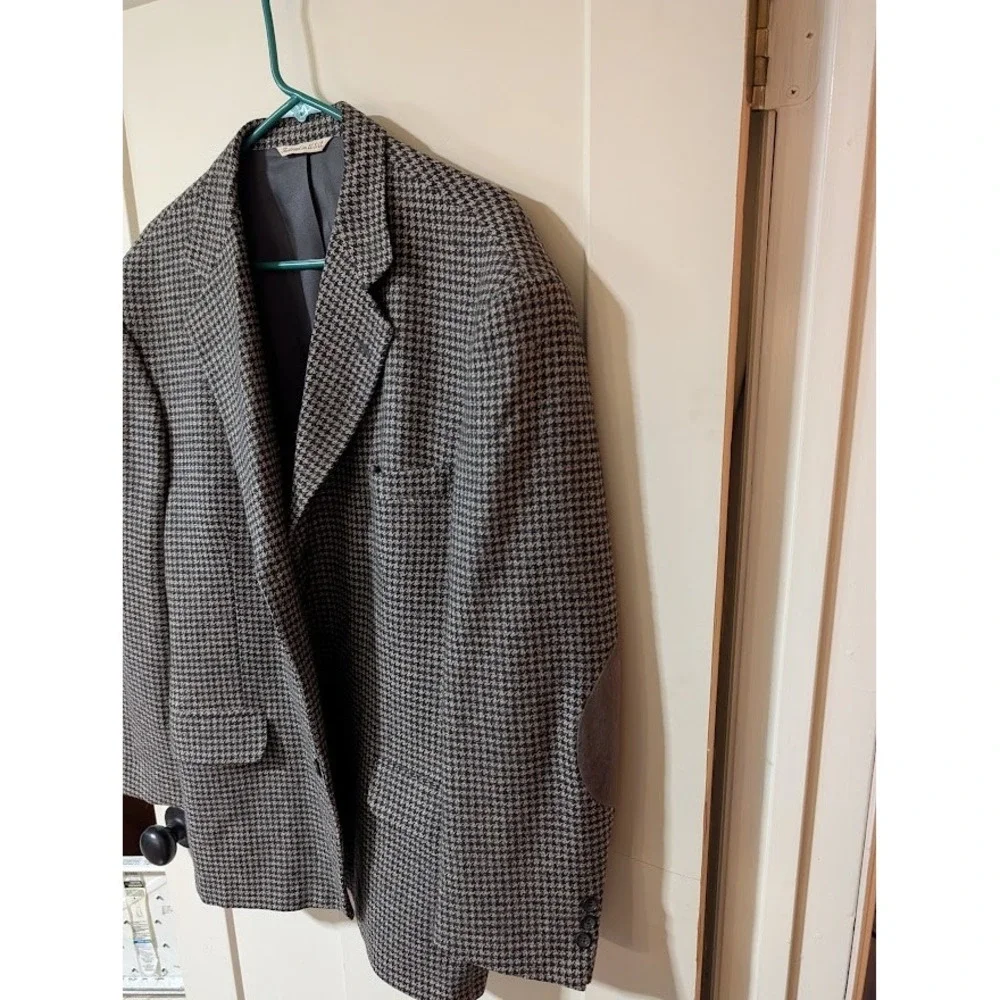 Tailored in USA Houndstooth Blazer Mens Grey Excellent Elbow Patches Sport Coat